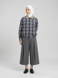 DAXUEN Wide-leg culotte pants in dark grey — model photo