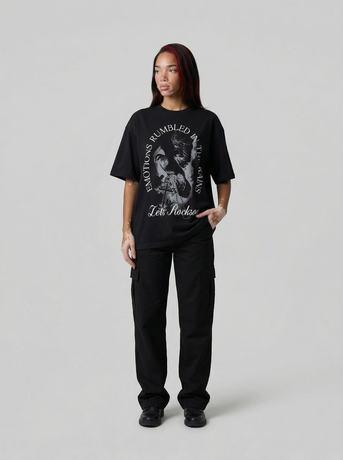DAXUEN Oversized graphic t-shirt with bird print — model photo