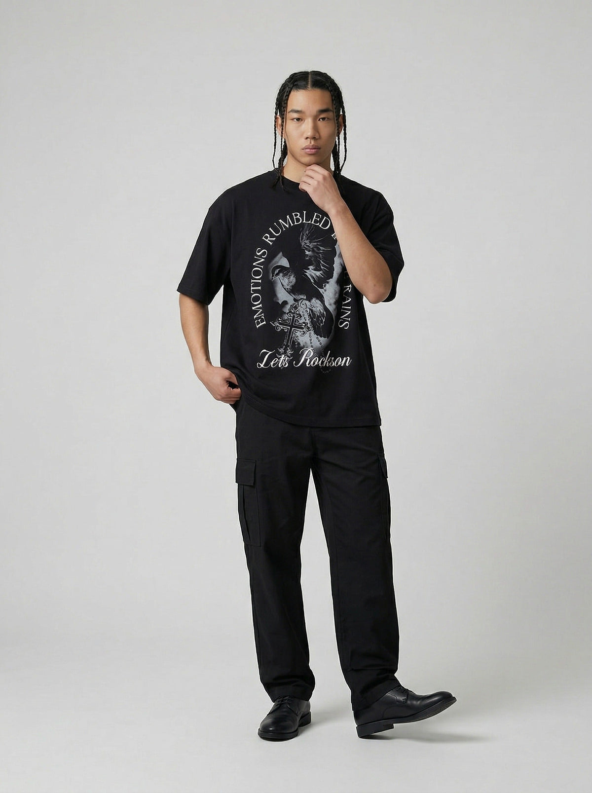 DAXUEN Oversized graphic t-shirt with bird print — model photo