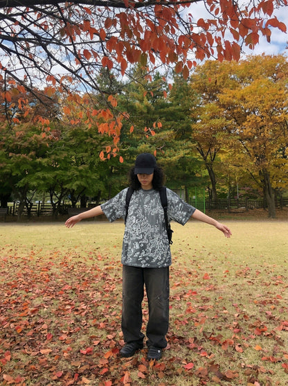 DAXUEN Graphic t-shirt with bubble-like print — model photo