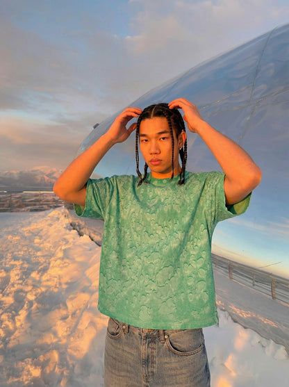 DAXUEN Graphic t-shirt with bubble-like print — model photo