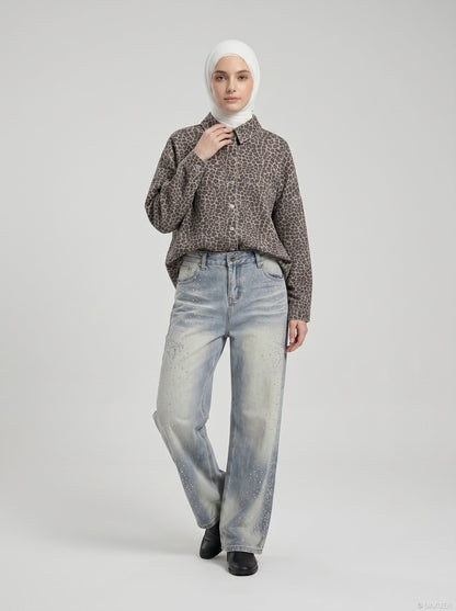 DAXUEN Light blue wide-leg denim jeans with studs — model photo