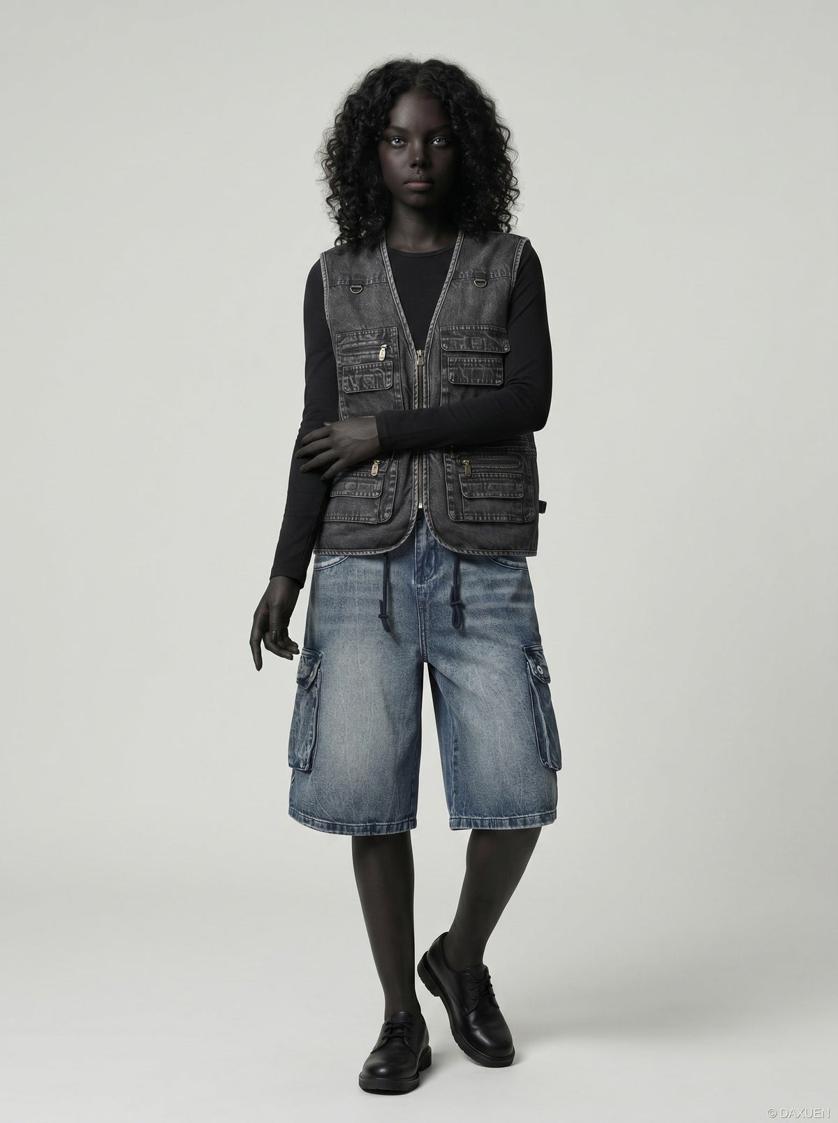 DAXUEN Faded blue wide-leg cargo shorts — model photo