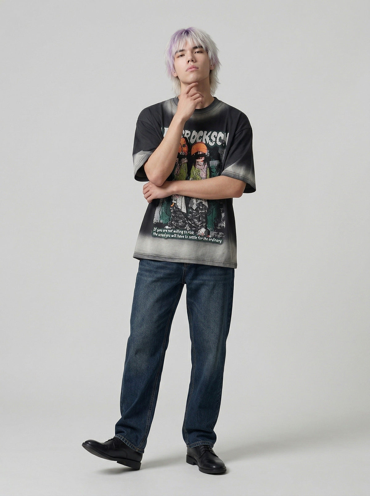 DAXUEN Oversized short-sleeve graphic t-shirt with faded wash effect — model photo
