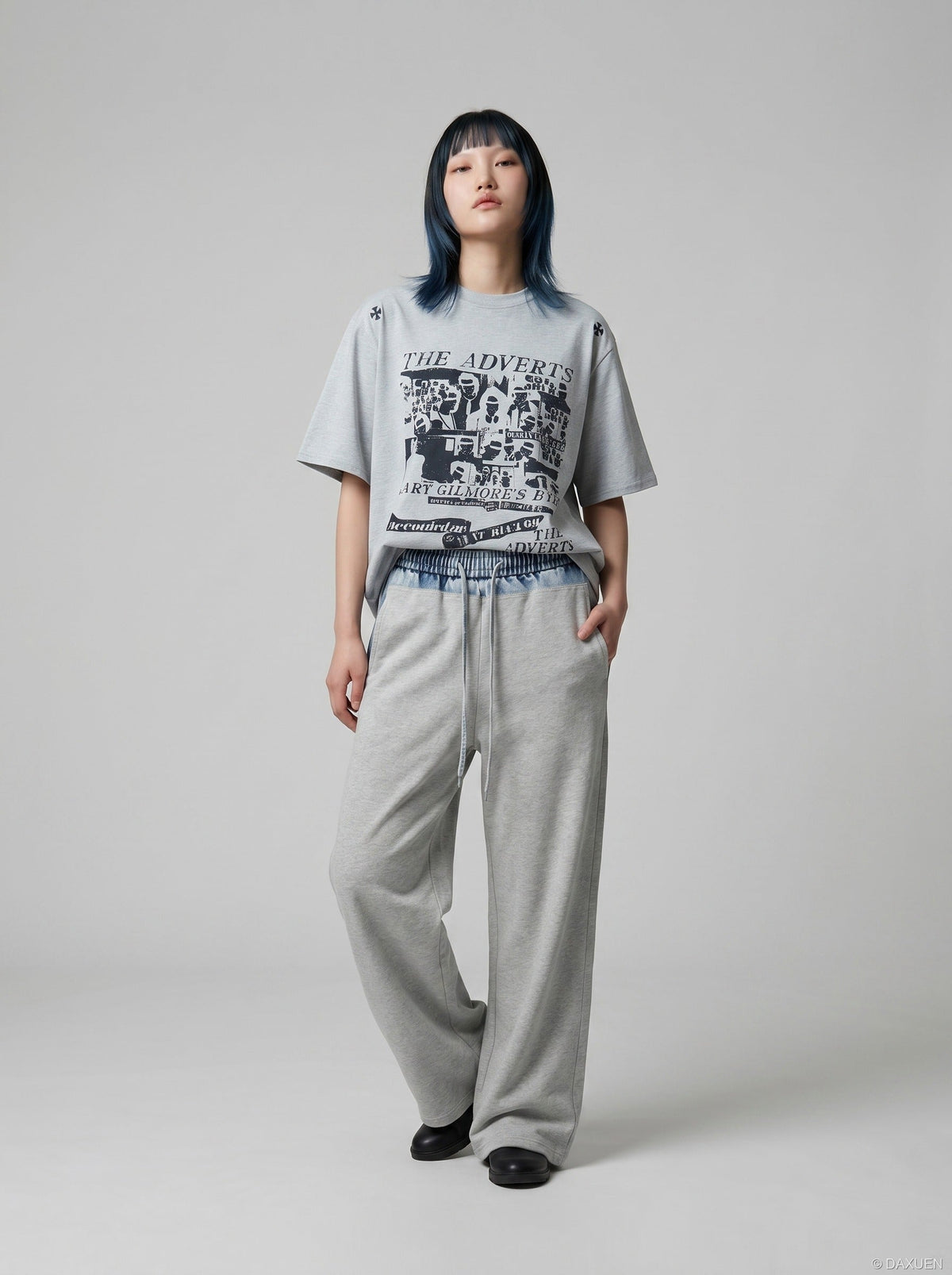 DAXUEN Faded graphic T-shirt with headshot collage print — model photo