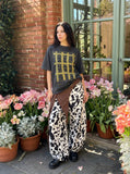 DAXUEN faded charcoal oversized grid graphic tee — model photo
