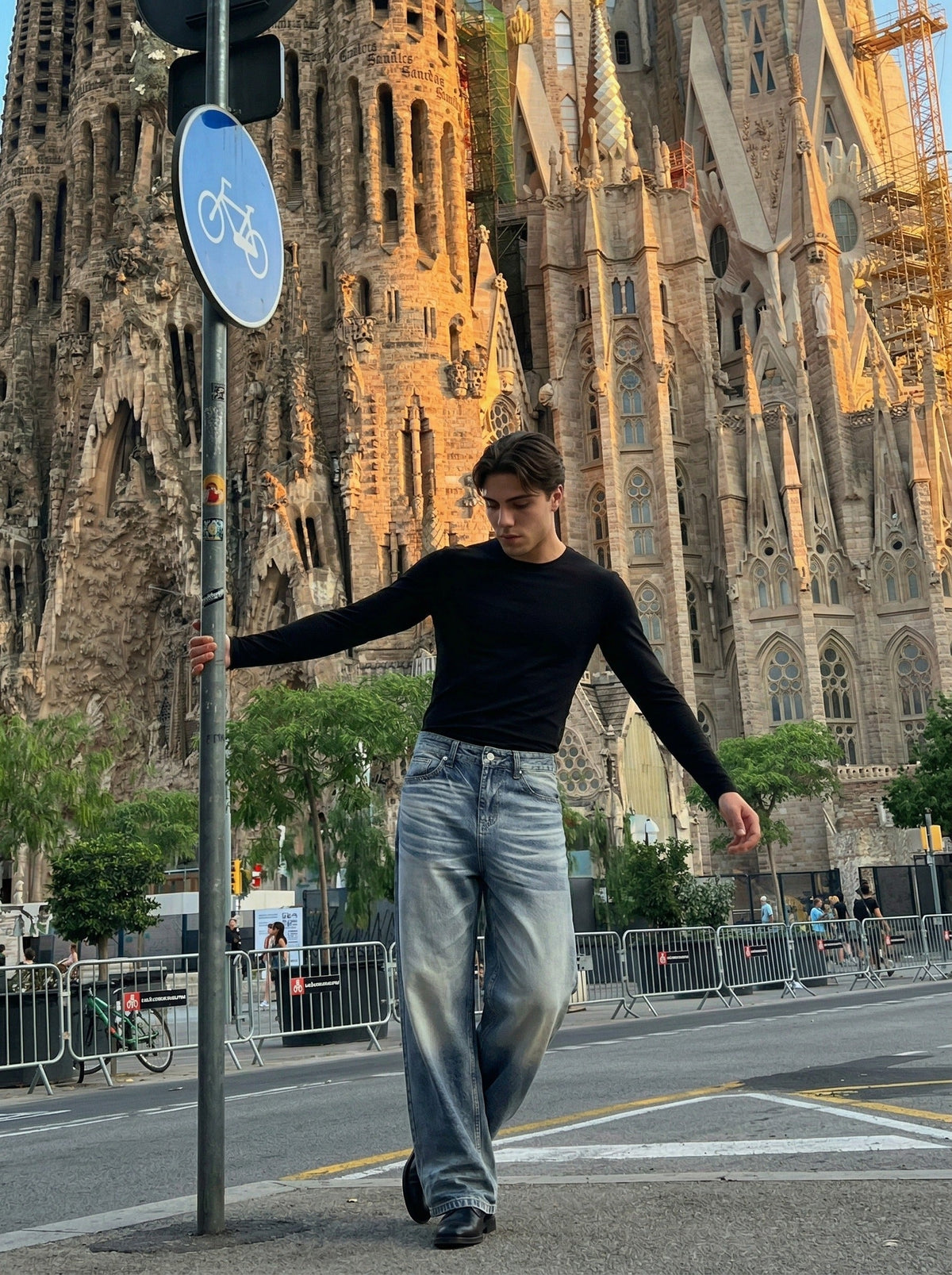 DAXUEN Faded high-waisted wide-leg denim jeans — model photo