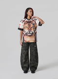 DAXUEN Fierce cat graphic V-neck t-shirt — model photo