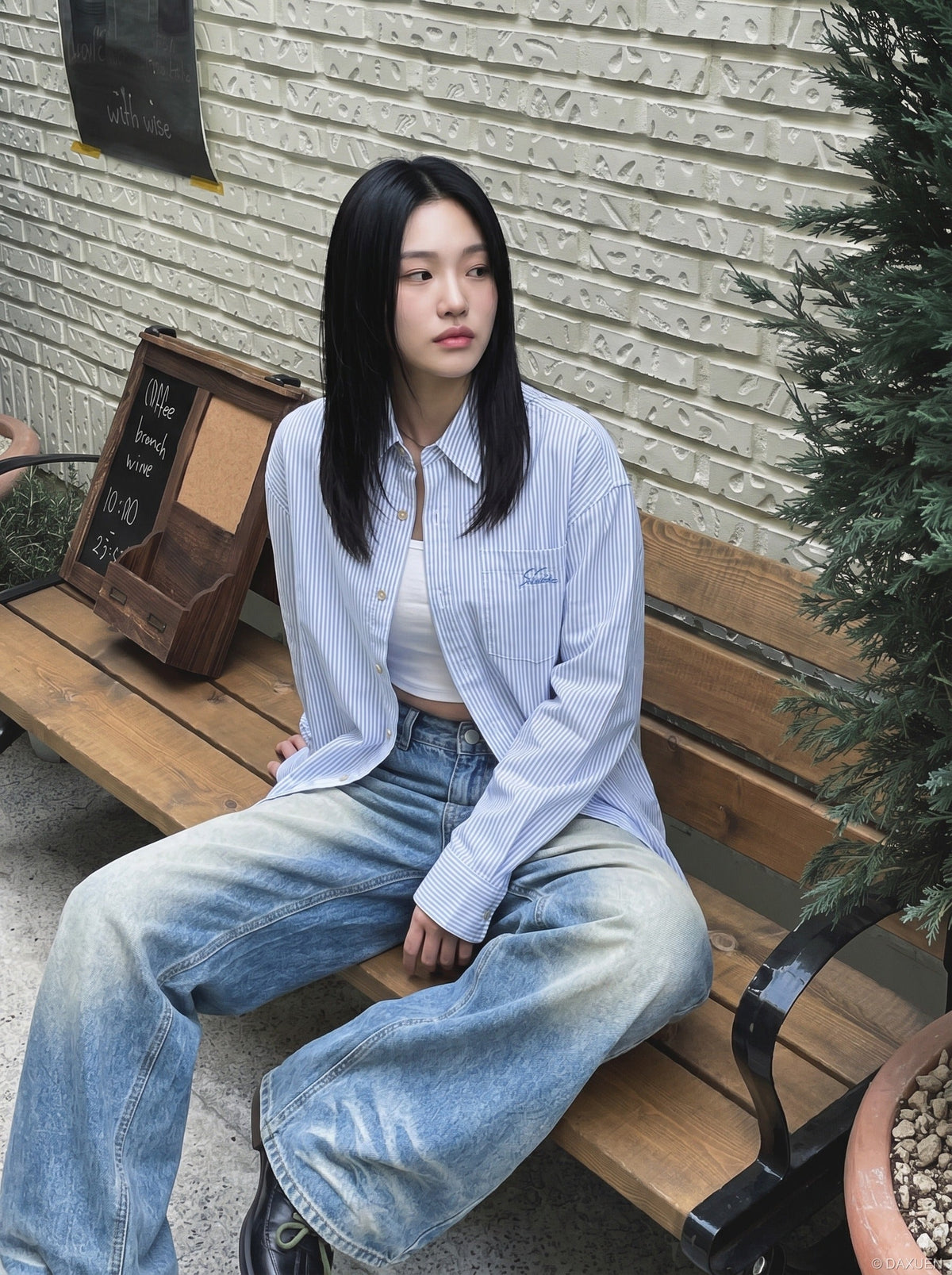 DAXUEN flared-wide-leg-denim-jeans-casual-pants — model photo
