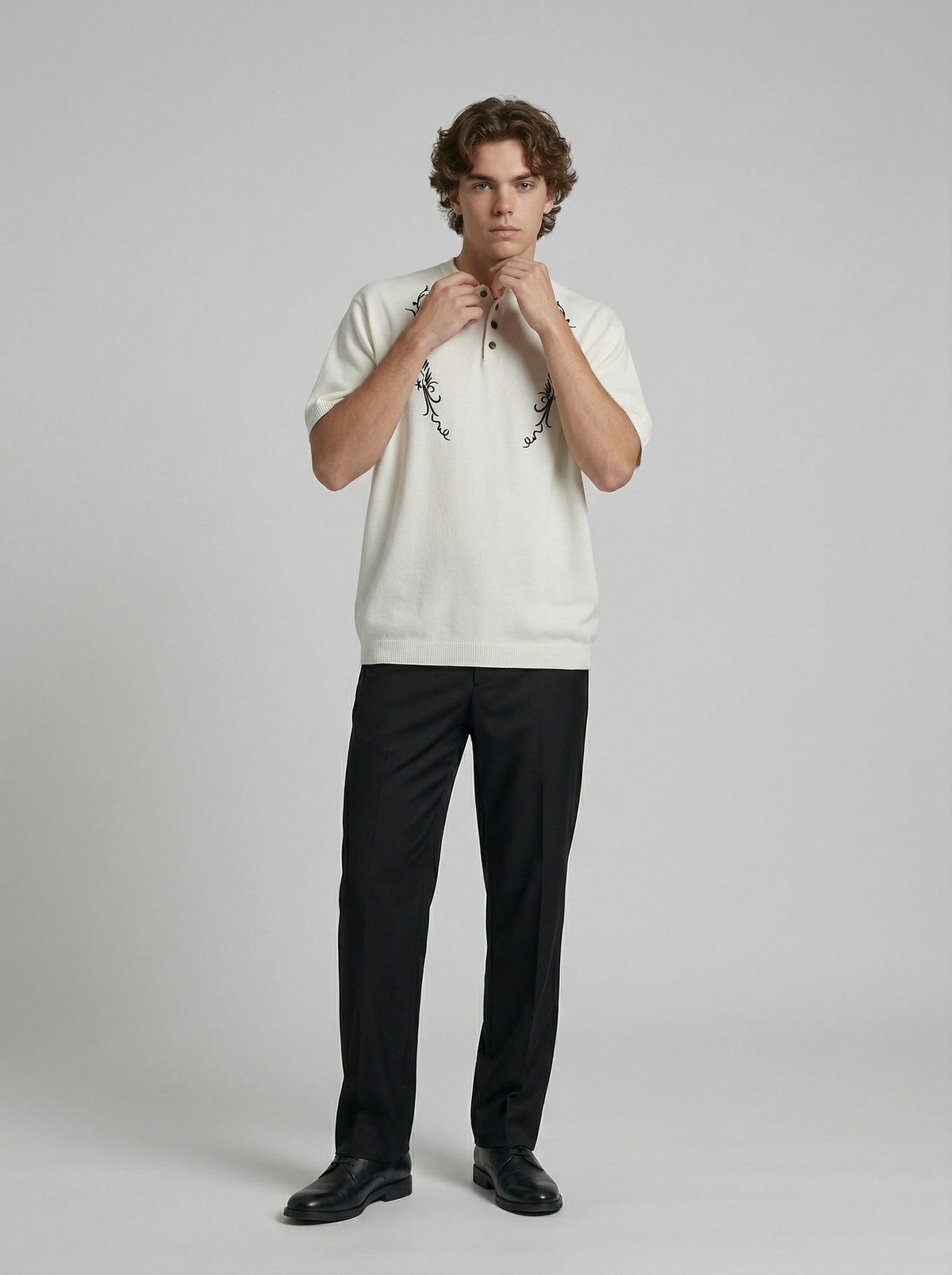 DAXUEN Floral embroidered short-sleeved knitted polo shirt — model photo