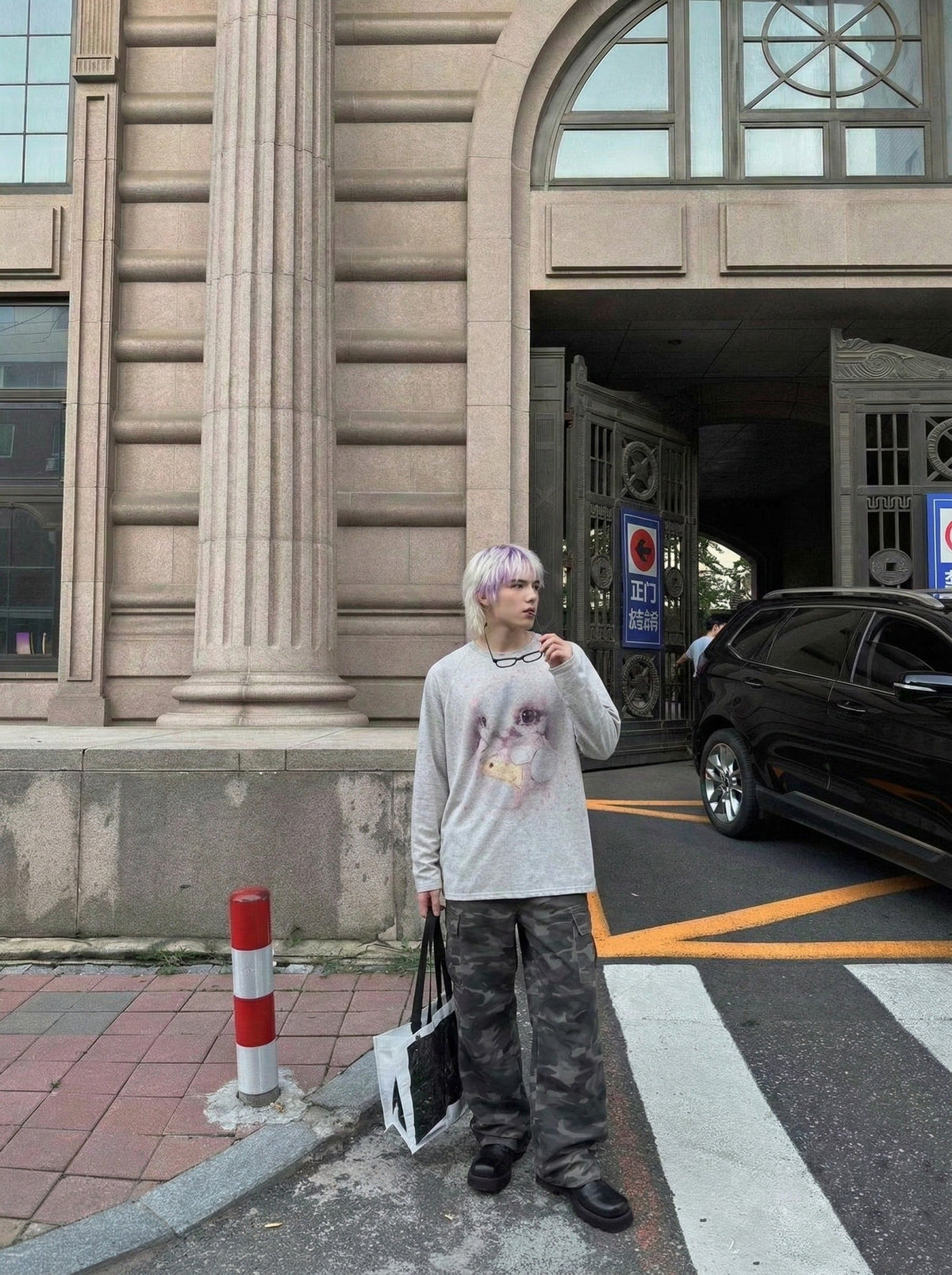 DAXUEN Long sleeve crew neck top with bunny print — model photo