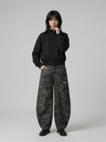 DAXUEN Cropped full-zip stand-collar jacket — model photo