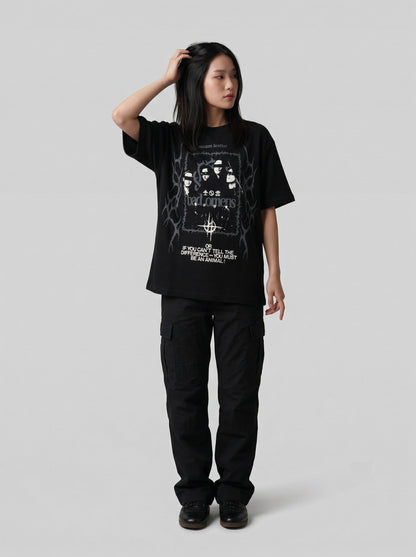 DAXUEN Black short-sleeved waffle knit t-shirt with graphic design — model photo