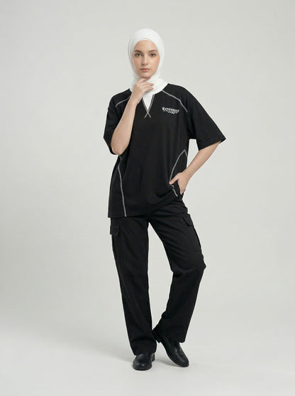 DAXUEN Gothic stitch short-sleeve T-shirt — model photo