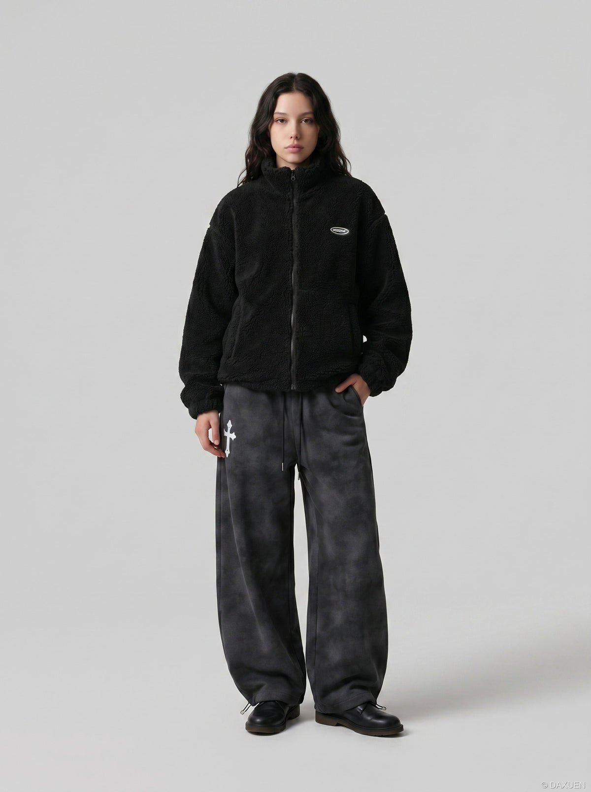 DAXUEN Gothic tie-dye wide-leg pants — model photo