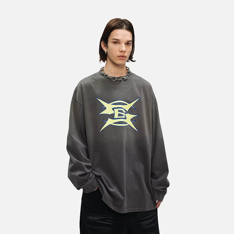 DAXUEN Oversized long sleeve t-shirt with graphic design — model photo