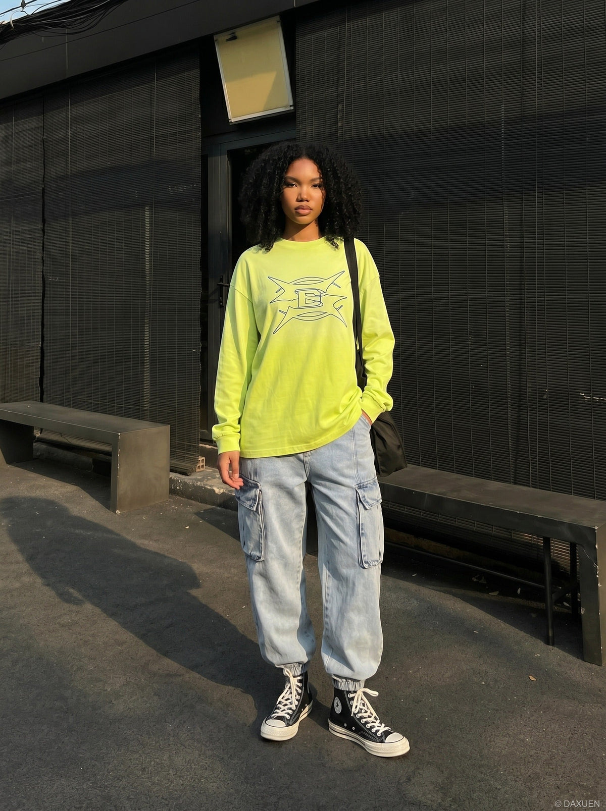 DAXUEN Oversized long sleeve t-shirt with graphic design — model photo