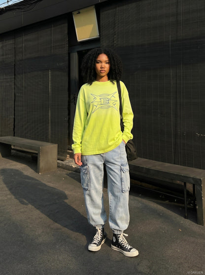 DAXUEN Oversized long sleeve t-shirt with graphic design — model photo