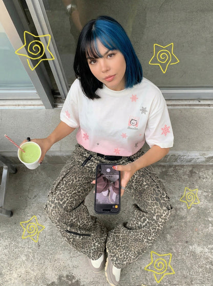 DAXUEN Gradient graphic T-shirt with dog head design — model photo