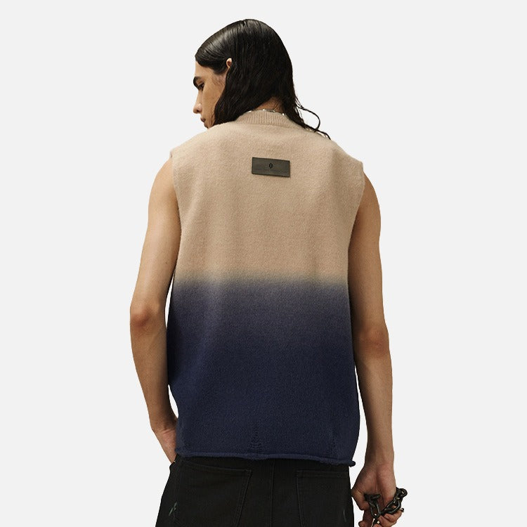 DAXUEN Gradient knit vest with embroidery — model photo