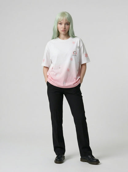 DAXUEN Gradient snowflake graphic t-shirt with dog character — model photo