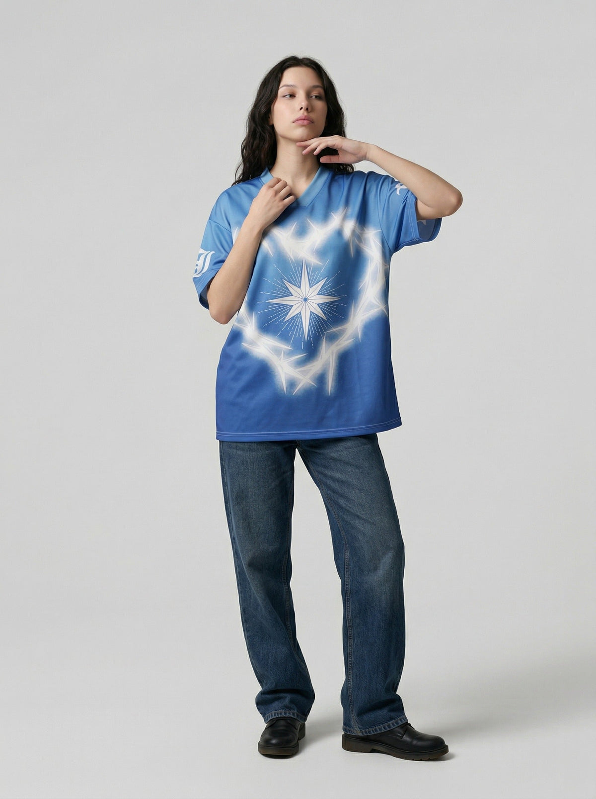 DAXUEN Loose-fitting short-sleeved jersey top with graphic design — model photo