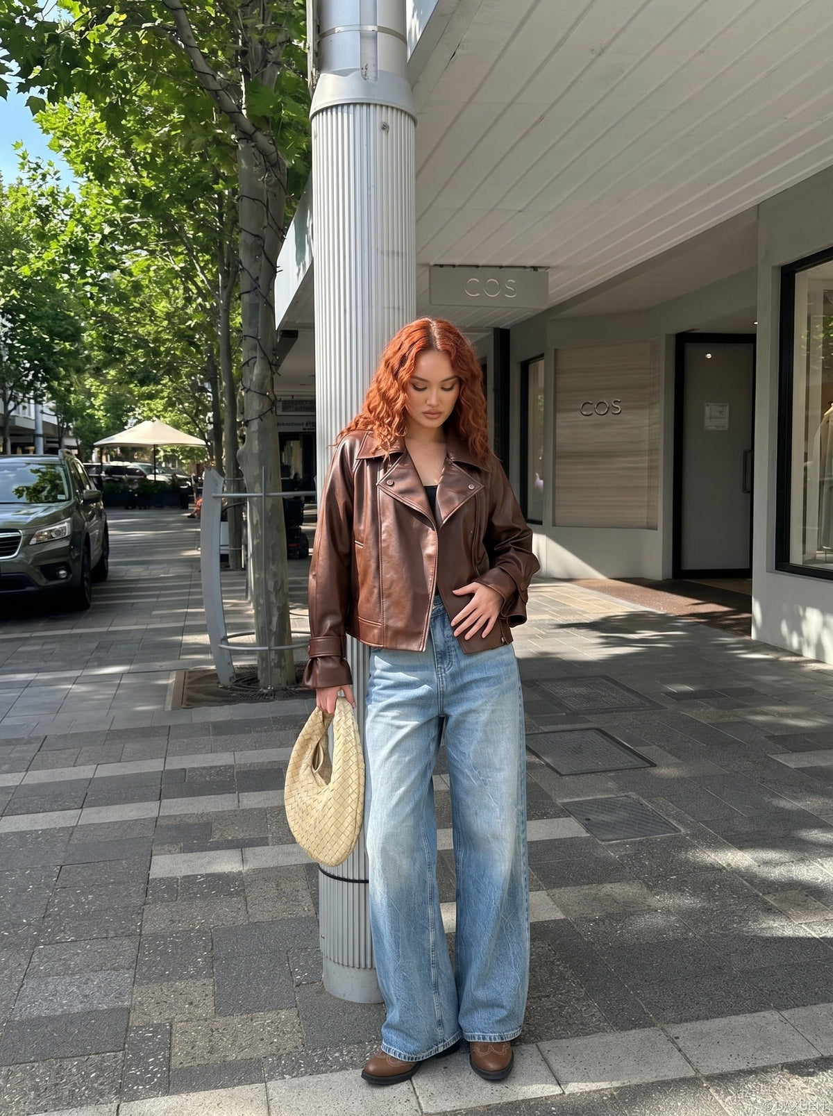 DAXUEN Light blue wide-leg denim jeans with gradient wash — model photo