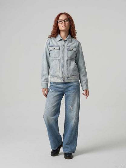 DAXUEN Light blue wide-leg denim jeans with gradient wash — model photo
