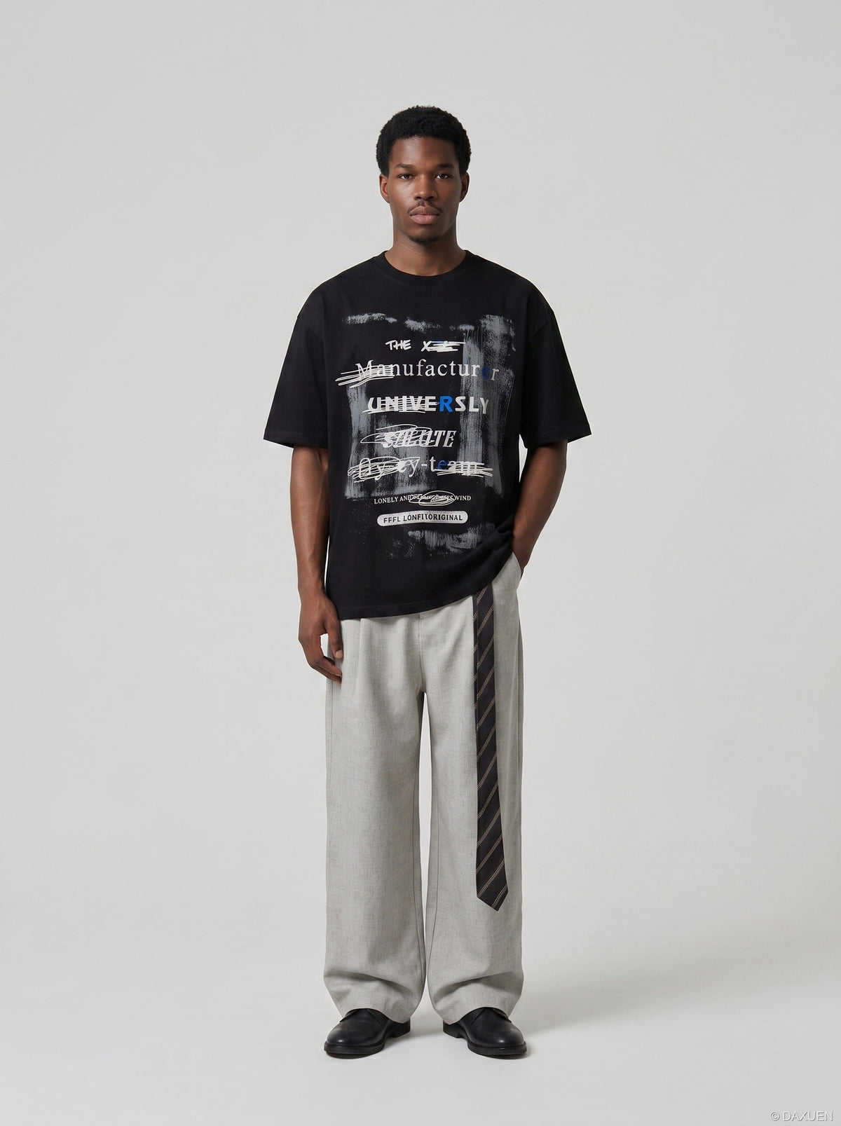 DAXUEN Oversized short-sleeved crew neck t-shirt with graphic design — model photo