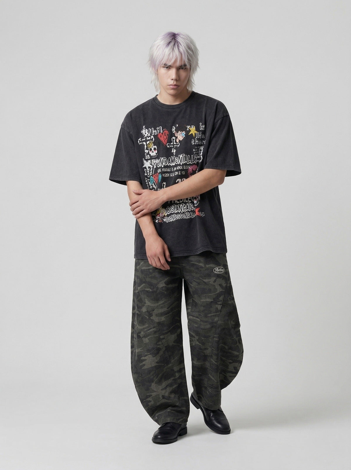 DAXUEN Oversized skull print short-sleeved T-shirt — model photo