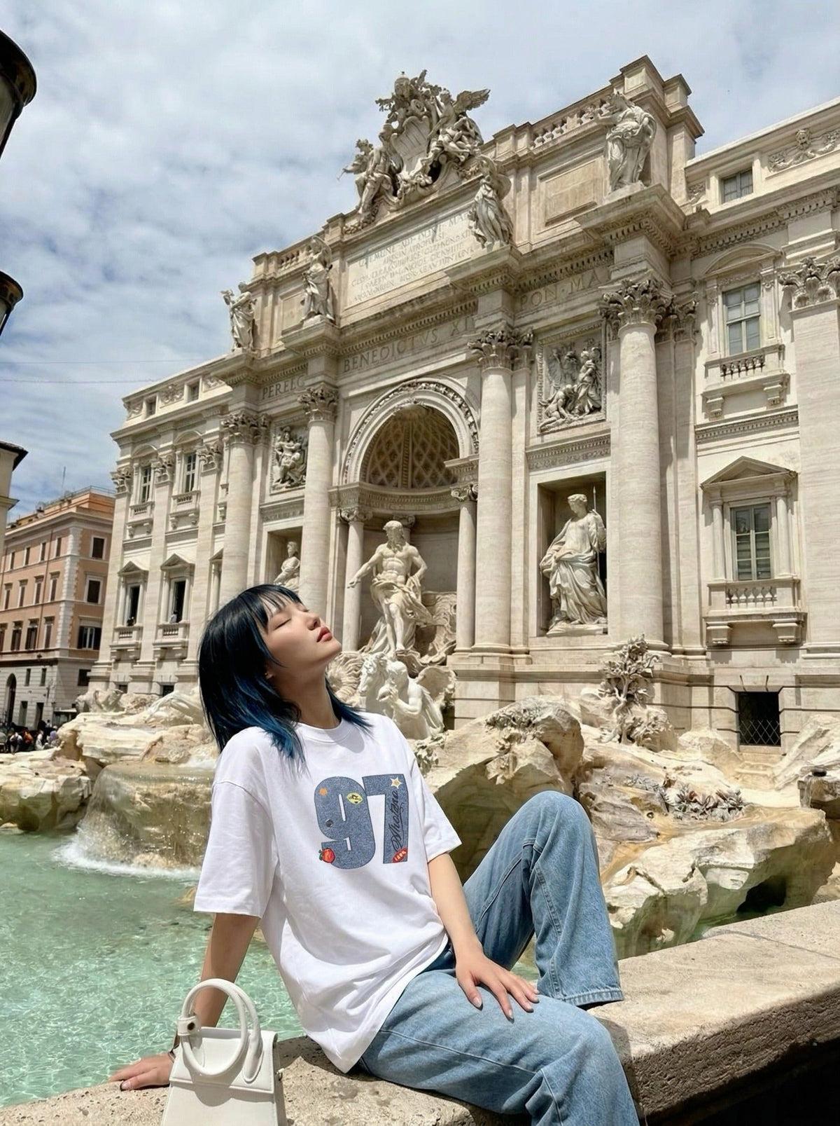 DAXUEN Oversized short-sleeve T-shirt with graphic and embroidery — model photo