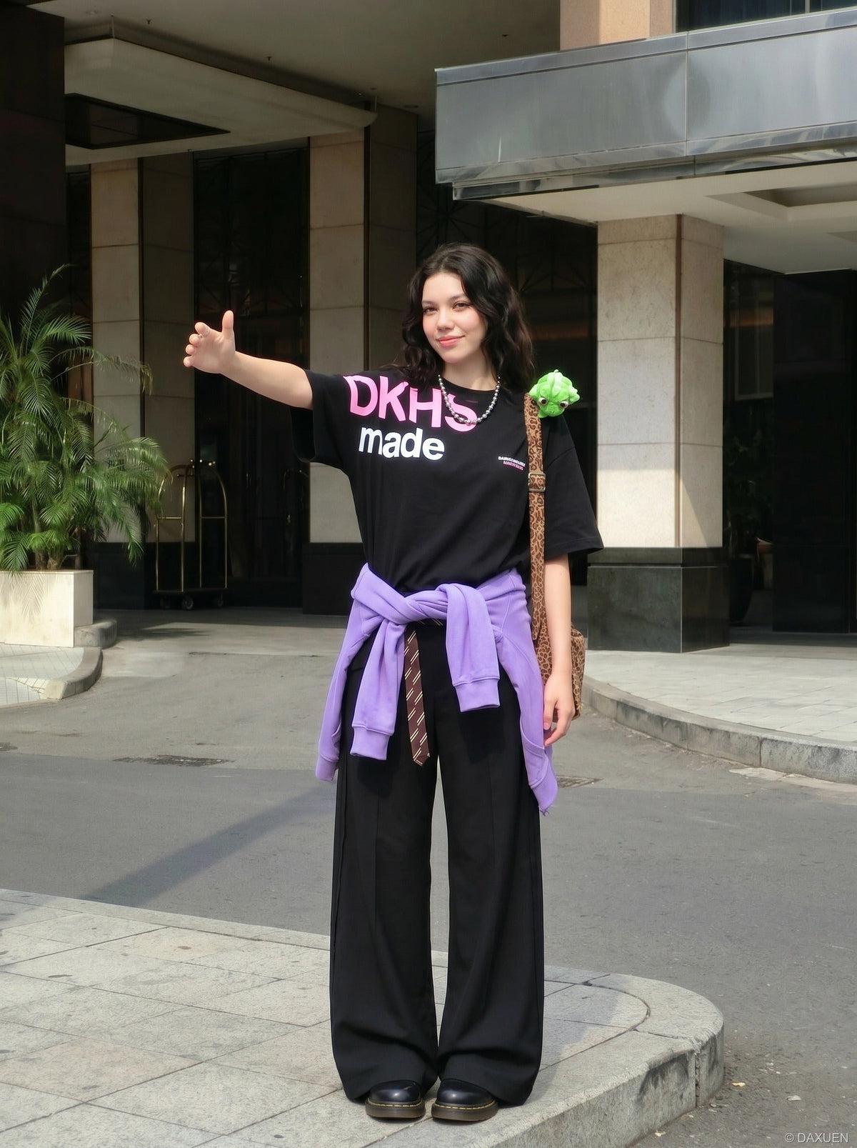 DAXUEN DAXUEN Graphic-Heavy Relaxed Fit T-Shirt — model photo