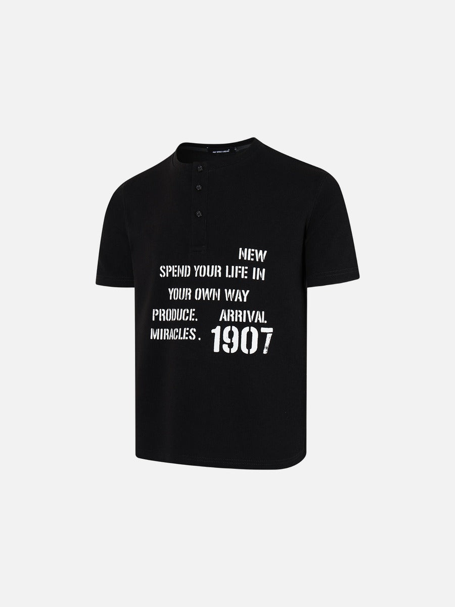 DAXUEN Short-sleeve Henley T-shirt with graphic design