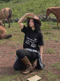 DAXUEN Short-sleeve Henley T-shirt with graphic design — model photo