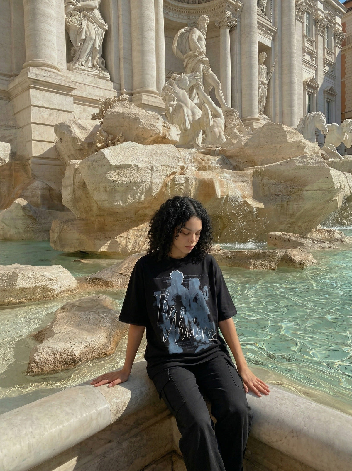DAXUEN Oversized graphic t-shirt in black grey and maroon — model photo
