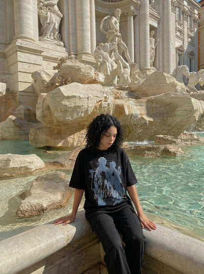 DAXUEN Oversized graphic t-shirt in black grey and maroon — model photo