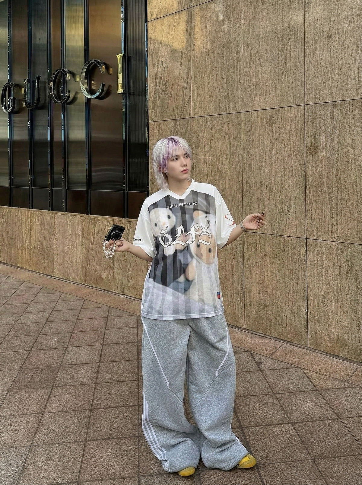 DAXUEN Oversized short-sleeved graphic t-shirt with cartoon print — model photo