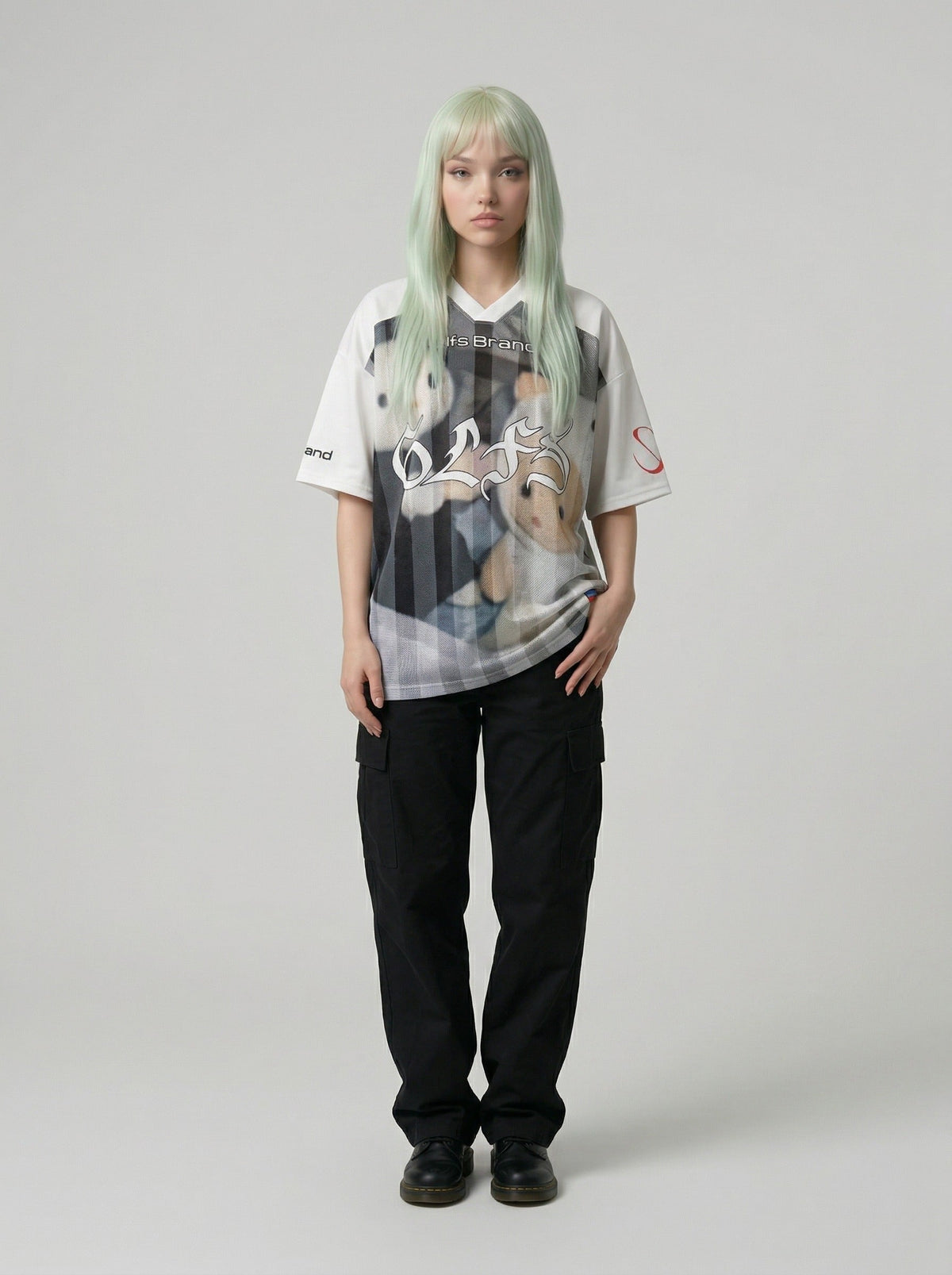DAXUEN Oversized short-sleeved graphic t-shirt with cartoon print — model photo