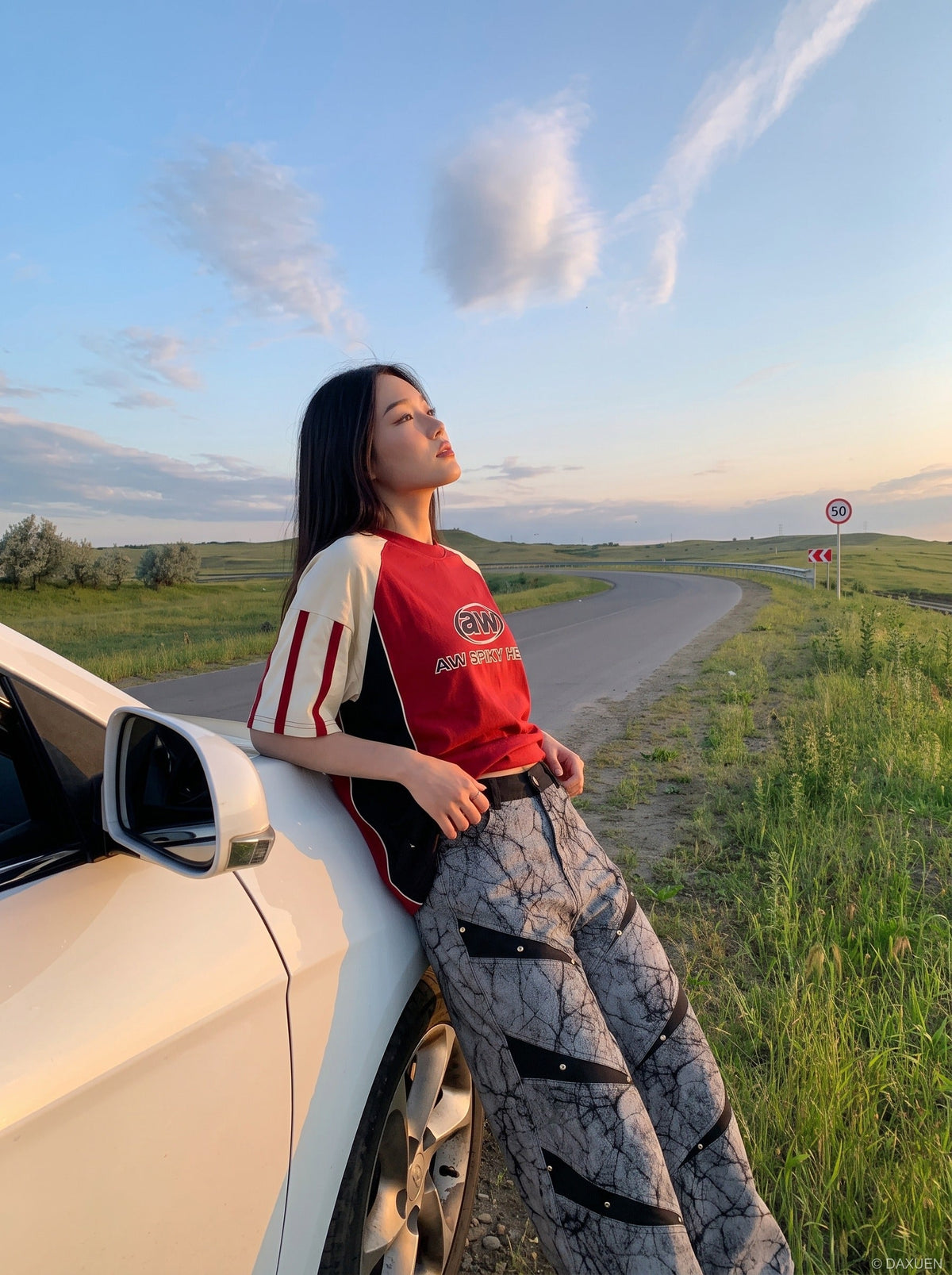 DAXUEN grey crackle wide-leg trousers — model photo