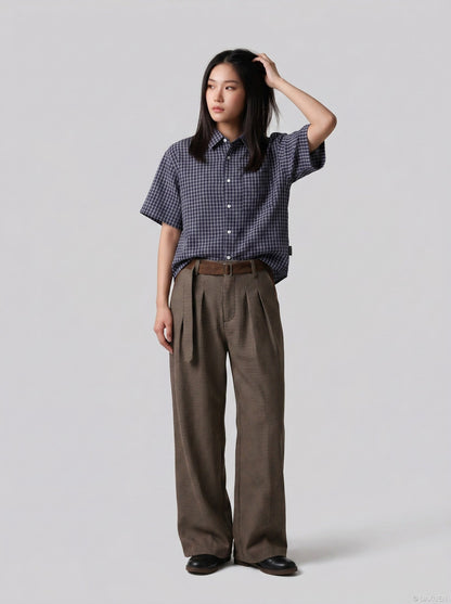 DAXUEN Loose-fitting short sleeve button-up shirt with grid pattern — model photo
