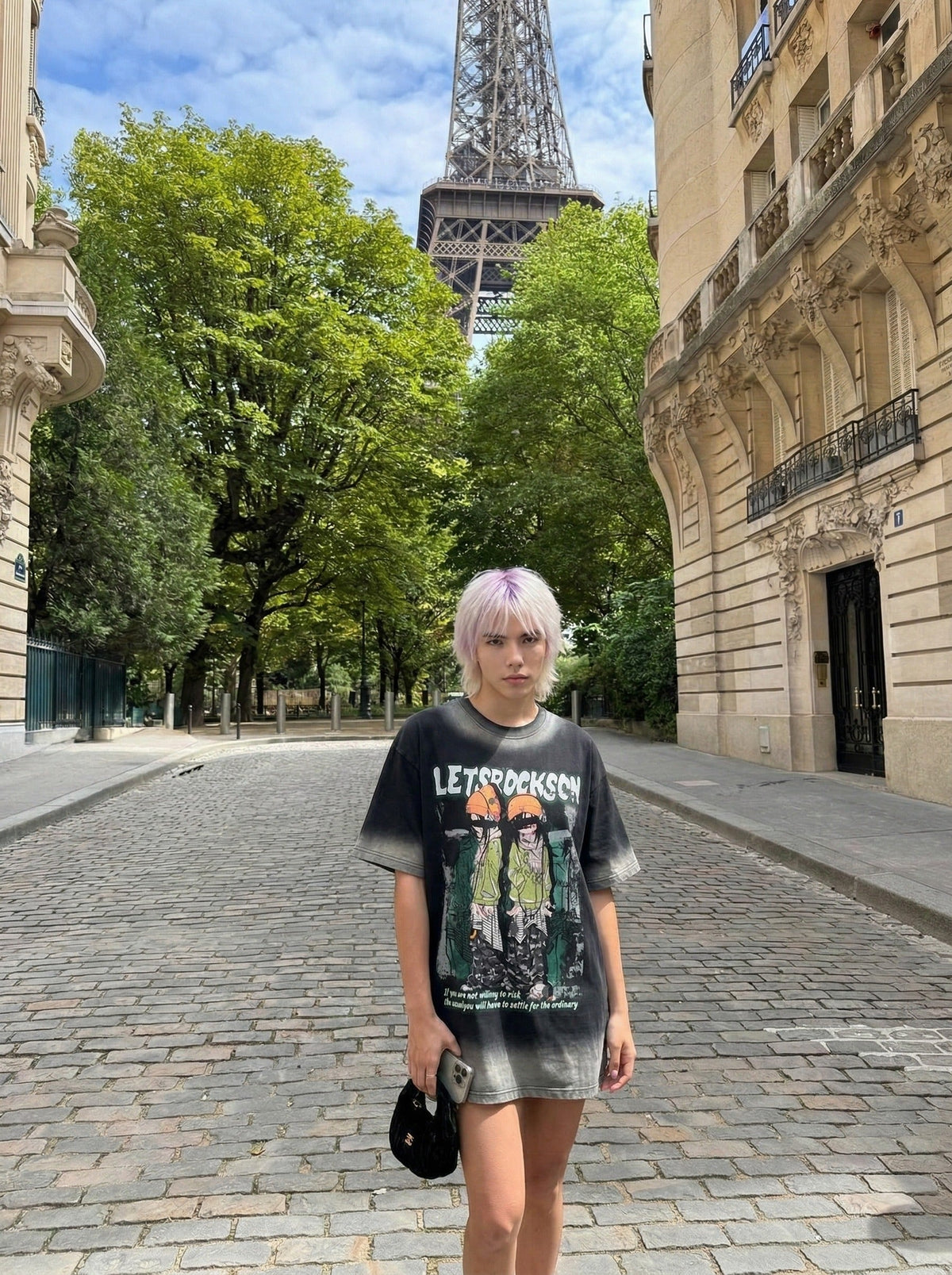 DAXUEN Faded wash crew neck t-shirt with graphic print — model photo