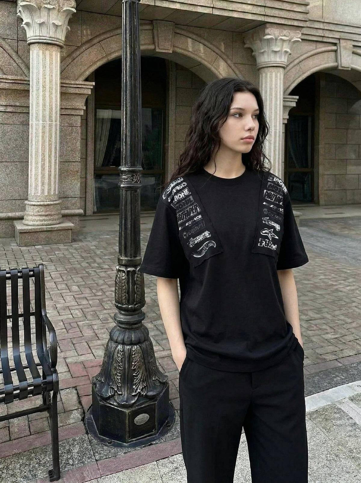 DAXUEN Short-sleeved crew neck T-shirt with grunge graphics — model photo