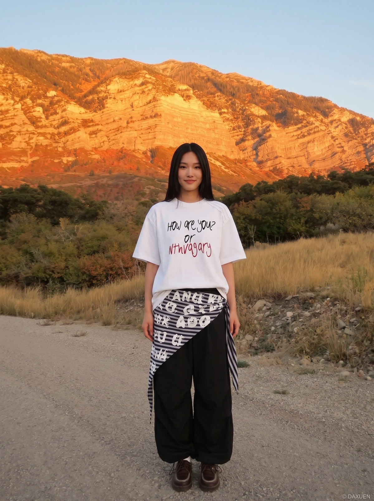 DAXUEN Oversized short-sleeved T-shirt with graphic print — model photo