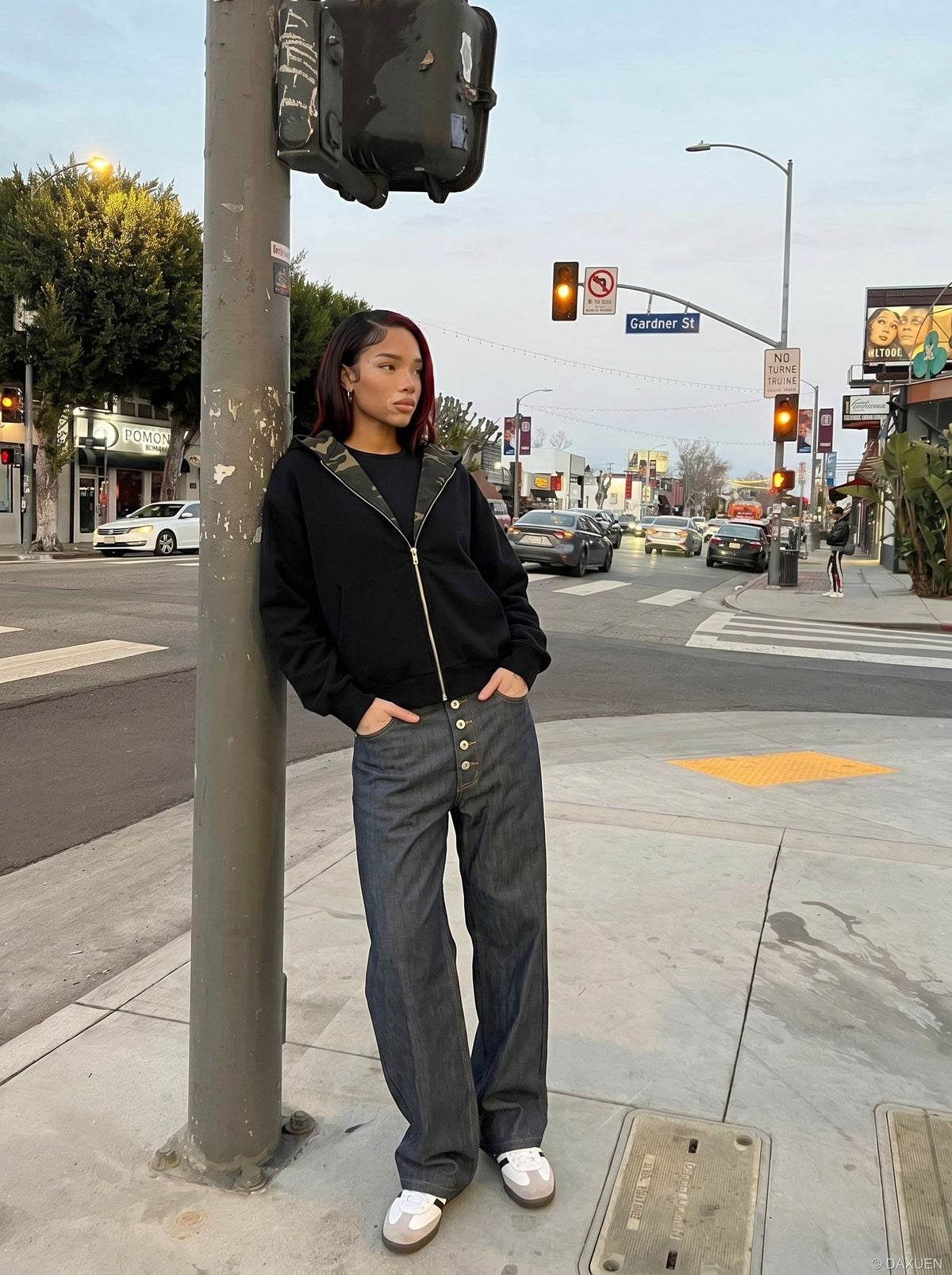 DAXUEN Wide-leg high-waisted denim trousers — model photo