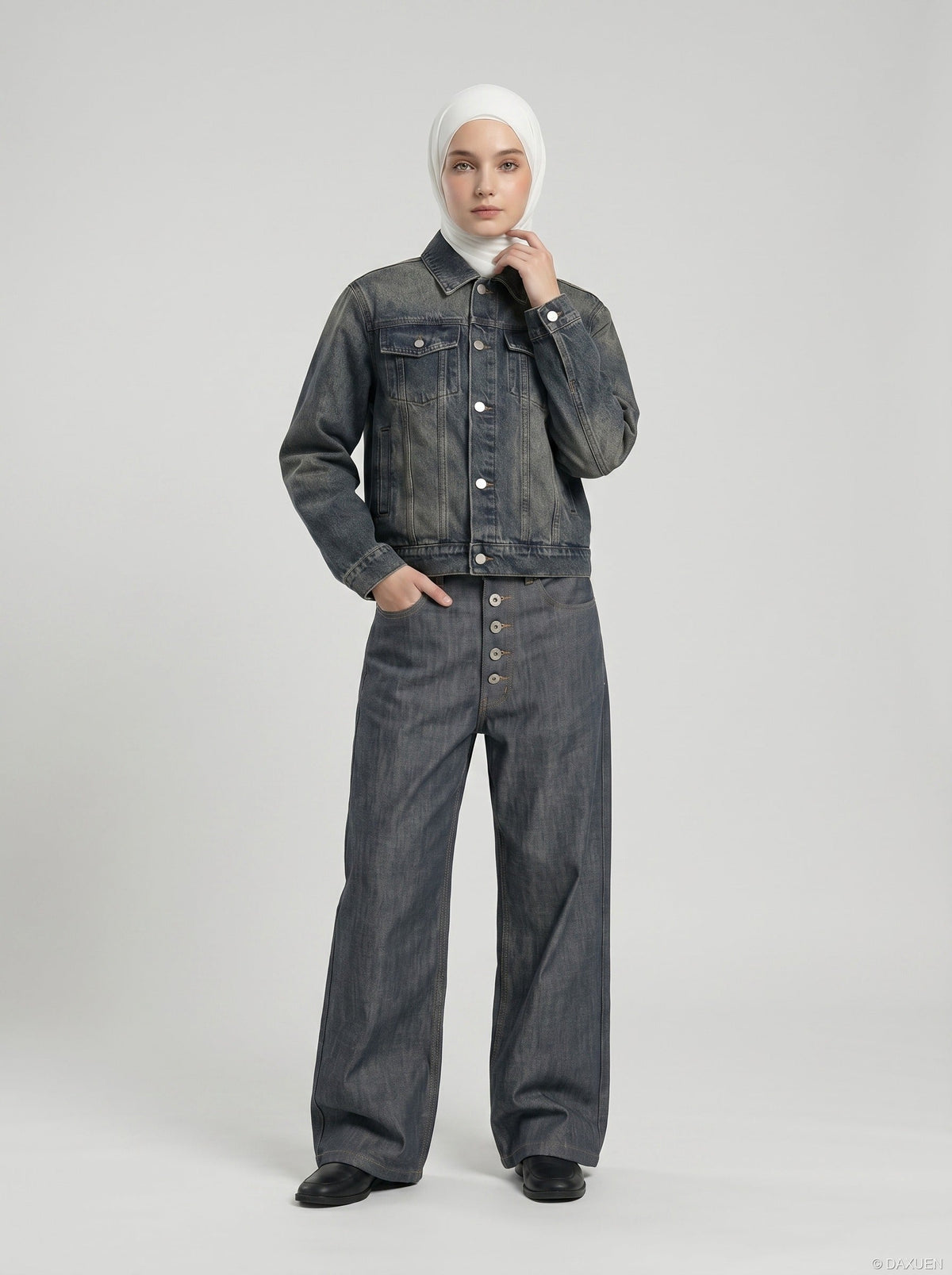 DAXUEN Wide-leg high-waisted denim trousers — model photo