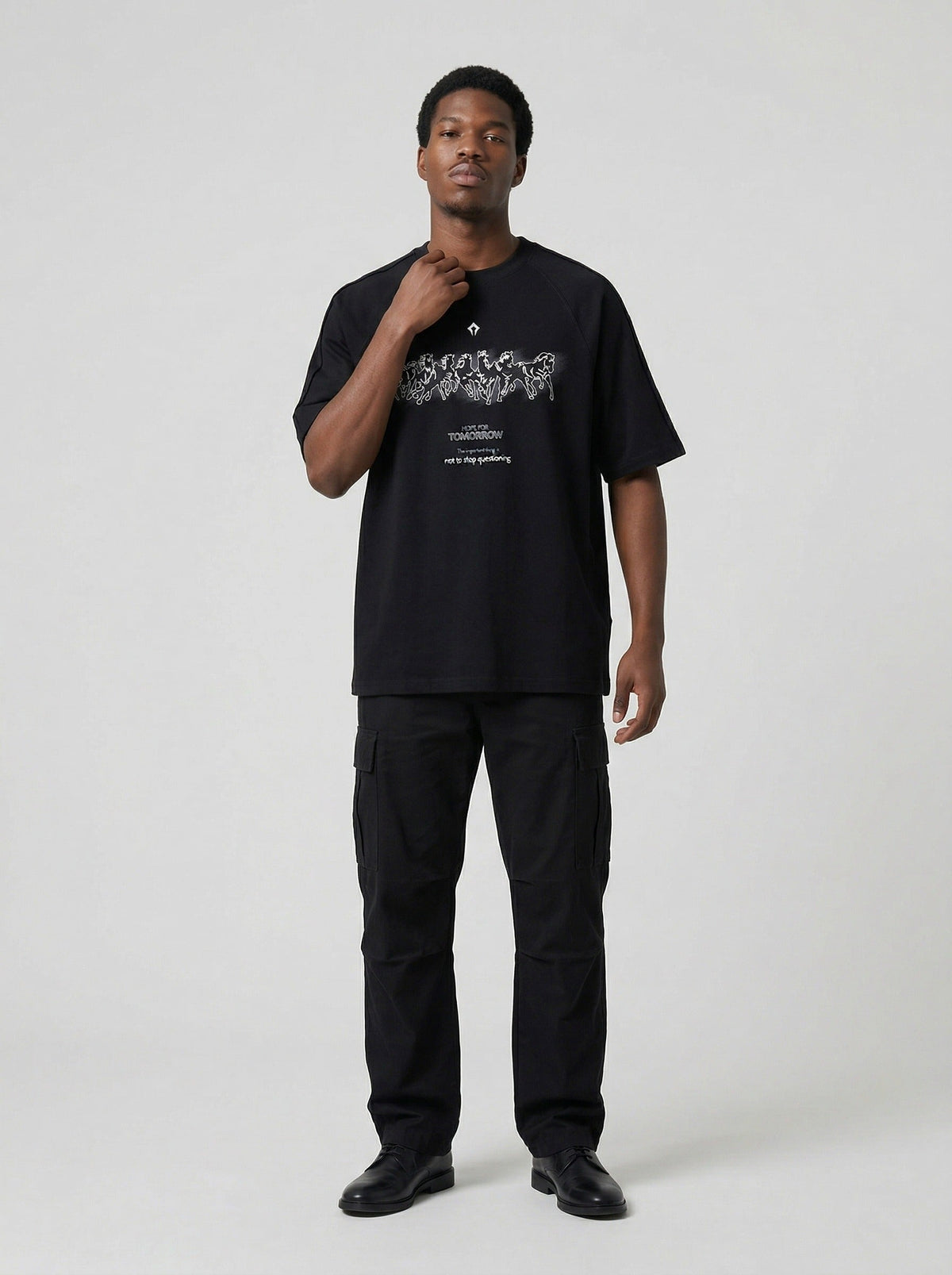 DAXUEN Hope For Tomorrow oversized graphic T-shirt — model photo