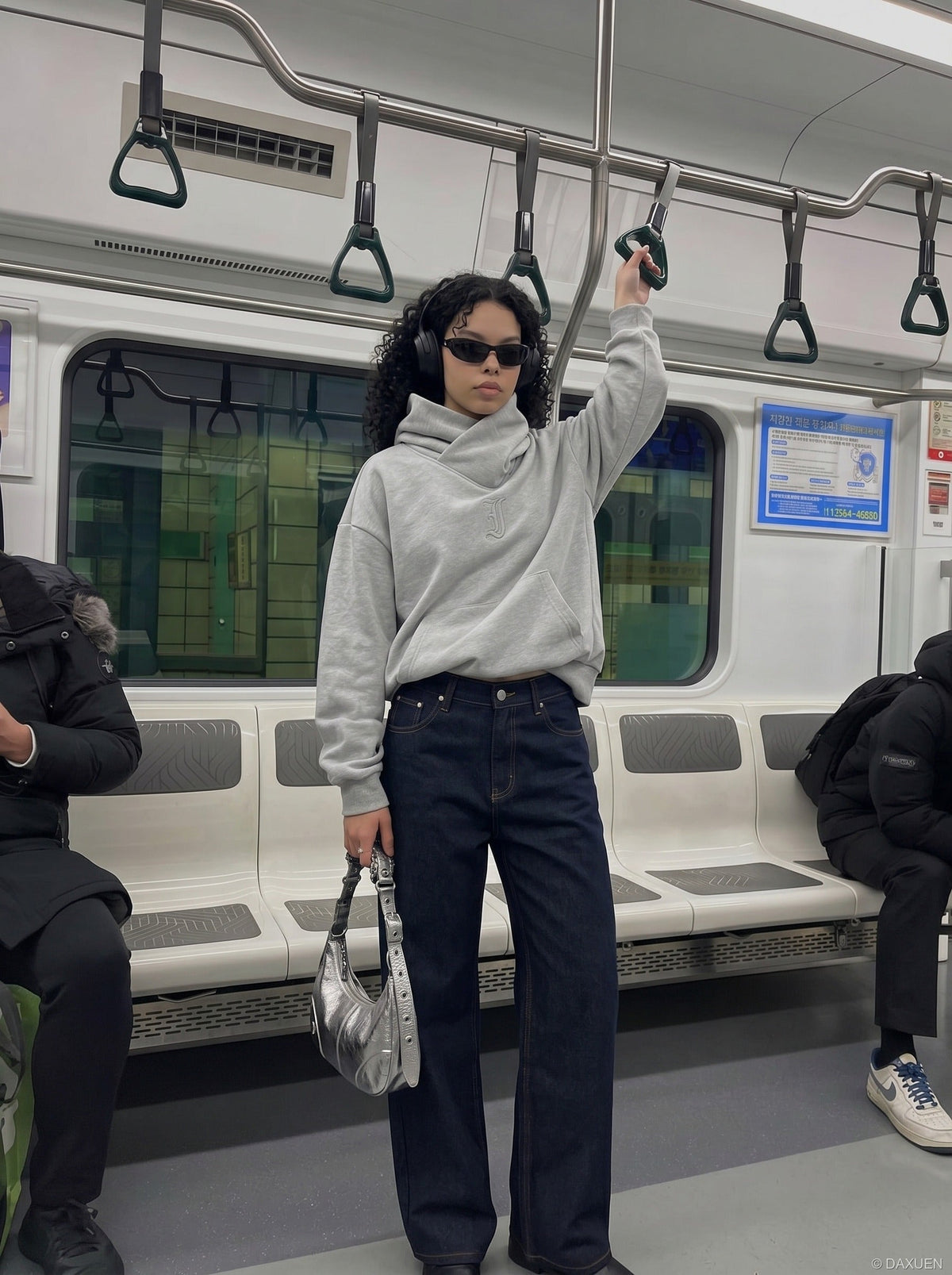 DAXUEN Dark indigo wide-leg denim jeans — model photo
