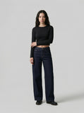 DAXUEN Wide-leg indigo blue jeans with contrast stitching — model photo