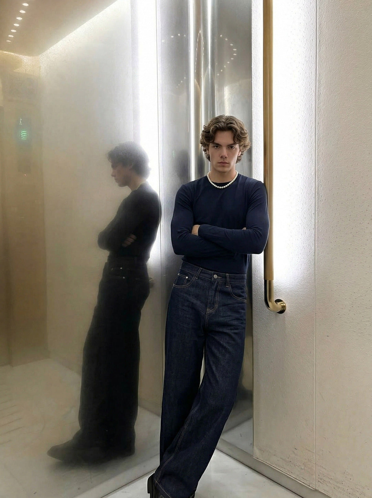 DAXUEN Wide-leg indigo blue jeans with contrast stitching — model photo