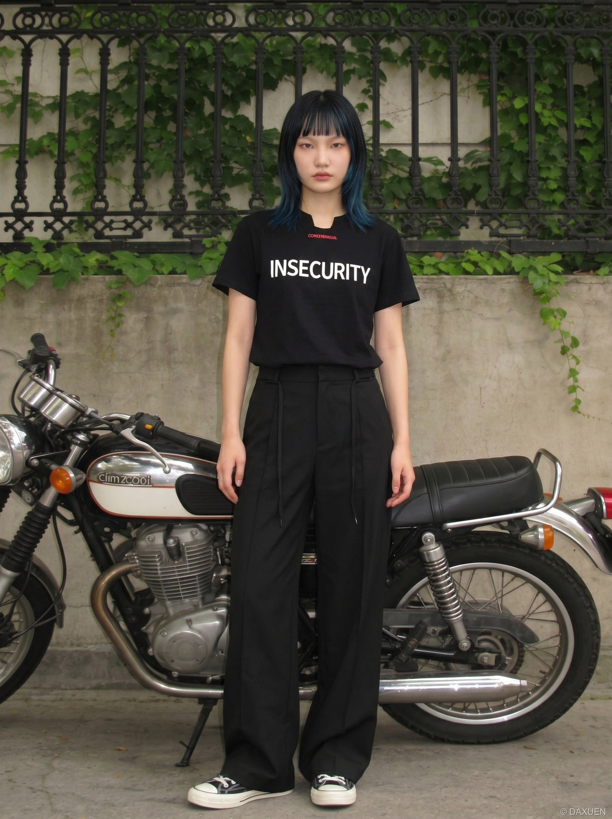 DAXUEN Short-sleeved graphic T-shirt with text prints — model photo